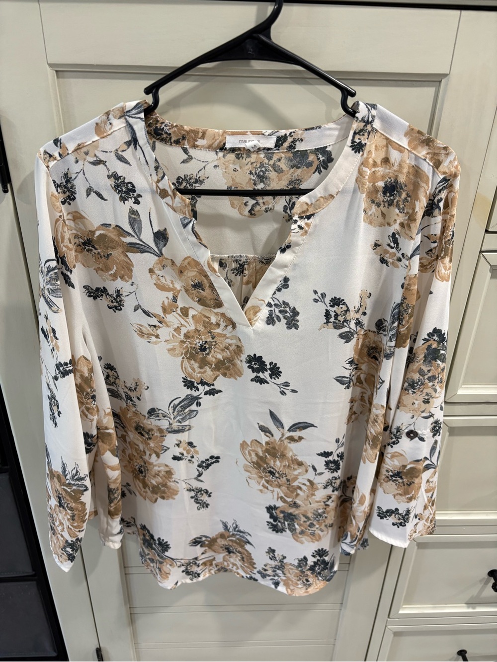 Women's White Floral V-Neck Blouse